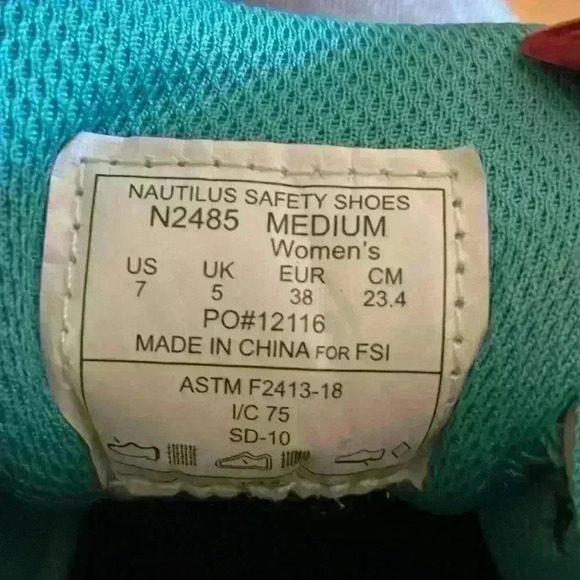 Nautilis safety shoes, size 7 - Picture 5 of 5